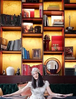 Nerida Fraiman - Hat Woman, Elizabeth Gomersall in rose silk turban, Hong Kong 2018