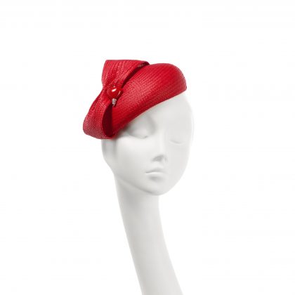 Nerida Fraiman - Asymmetric structured bow beret in lipstick red with valentine hatpin